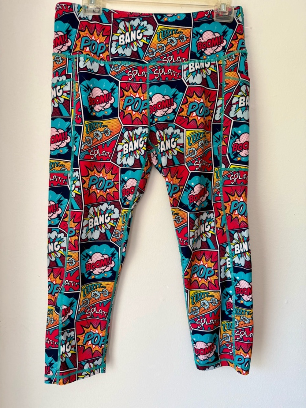 CVG Leggings Knockout Comics Print Cropped Women Size L NWOT